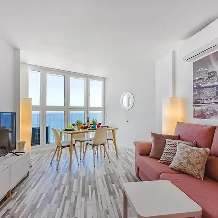 Penthouse, Nightlife, Clubs, Free Wi-fi, Air Conditioning * Playa de las Americas (Tenerife)