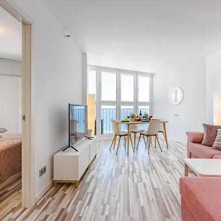 Penthouse, Nightlife, Clubs, Free Wi-fi, Air Conditioning